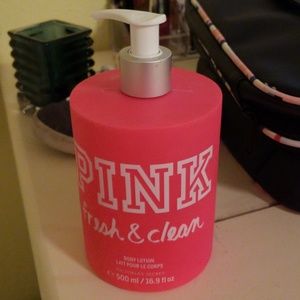 Victoria's Secret fresh and clean 16.9oz lotion